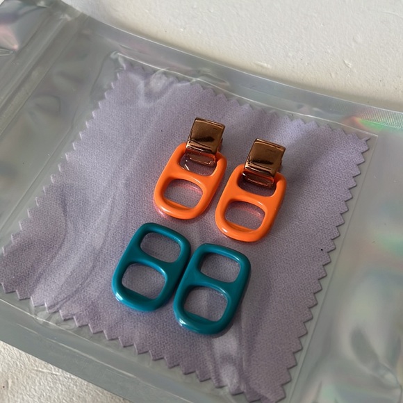 Bottle cap earrings with Rose gold Hardware huggie earrings. Orange & teal. - Picture 4 of 4